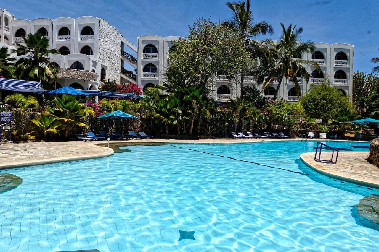 Kaskazi Beach Resort Diani Beach Exterior photo