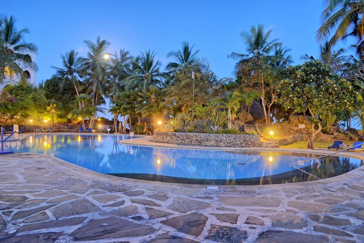 Kaskazi Beach Resort Diani Beach Exterior photo