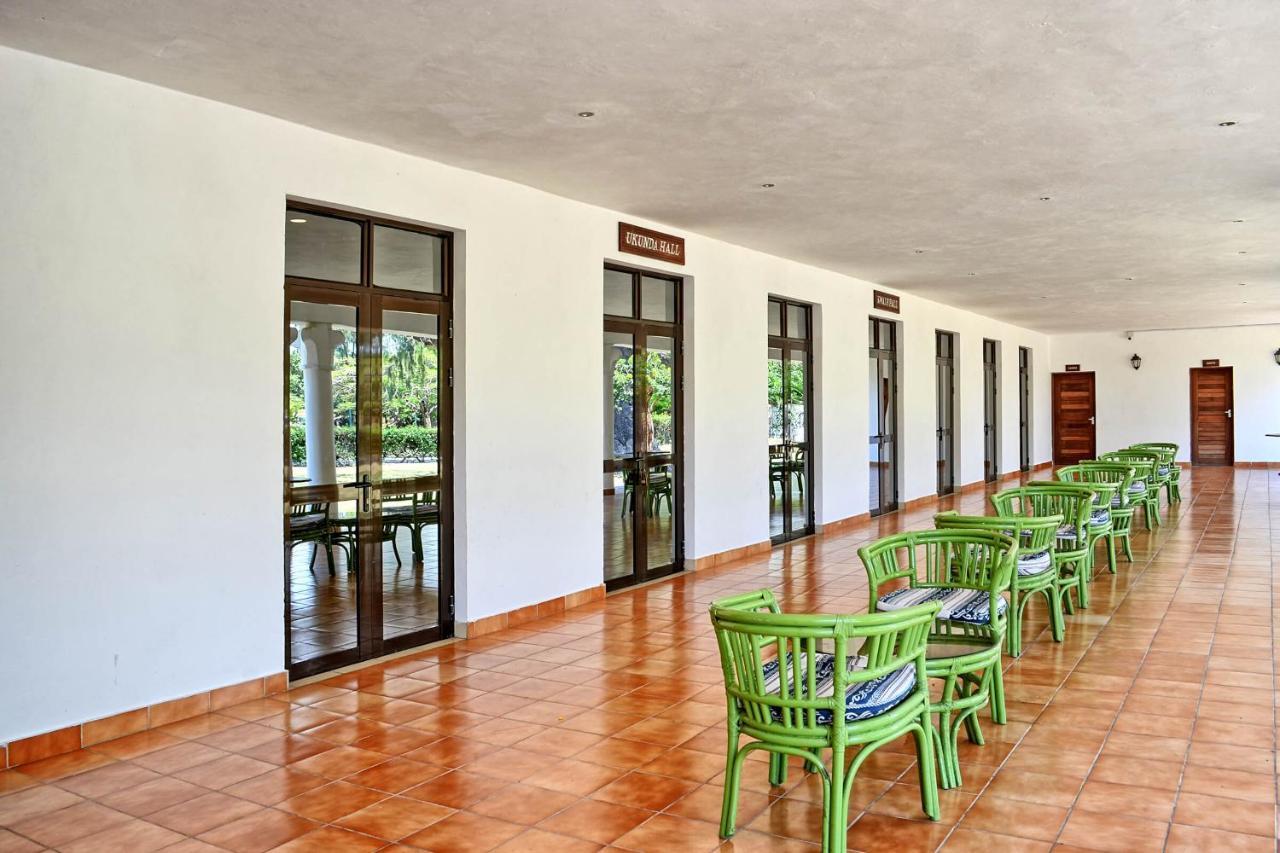 Kaskazi Beach Resort Diani Beach Exterior photo