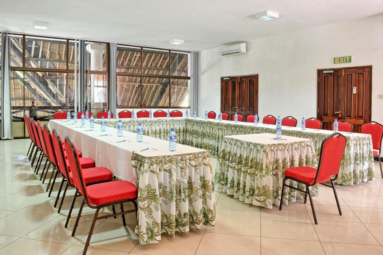 Kaskazi Beach Resort Diani Beach Exterior photo
