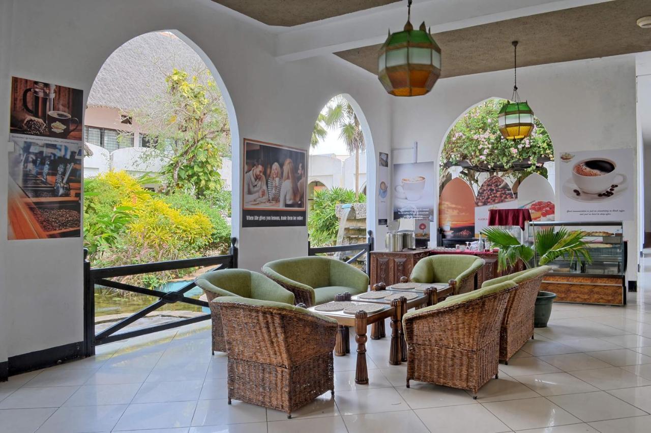 Kaskazi Beach Resort Diani Beach Exterior photo