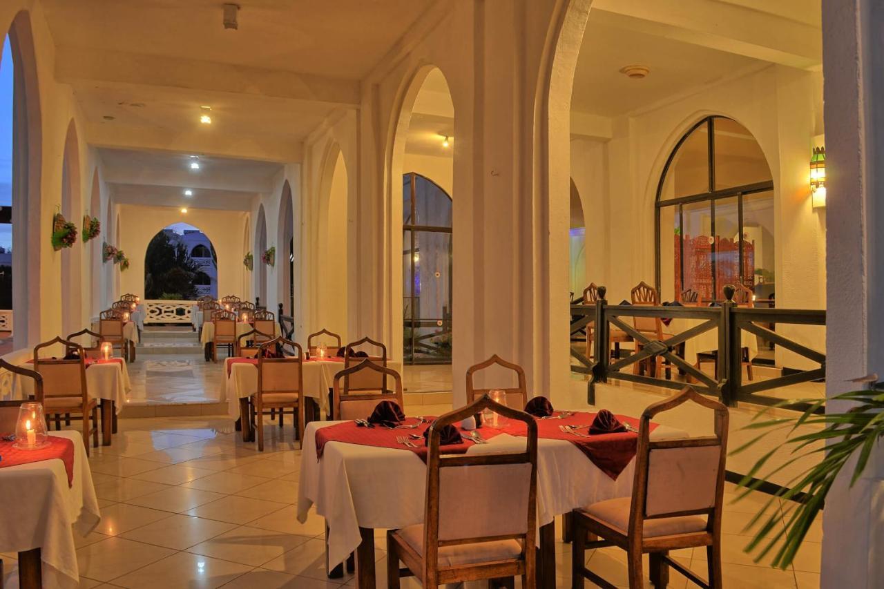 Kaskazi Beach Resort Diani Beach Exterior photo
